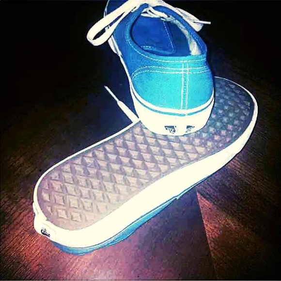 Vans - Picture 4 of 4